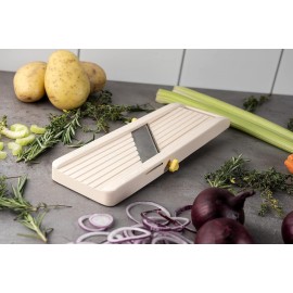 Benriner BN-1 Japanese Handheld Mandolin Slicer with Three Interchange
